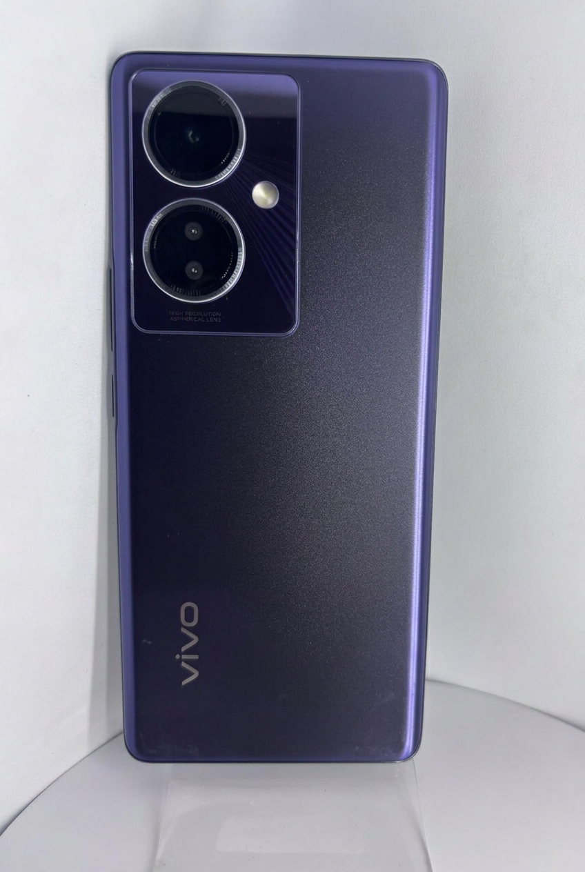 Vivo V29 Lite סגול 256GB, תמונה בעריכת AI להסרת המדבקה